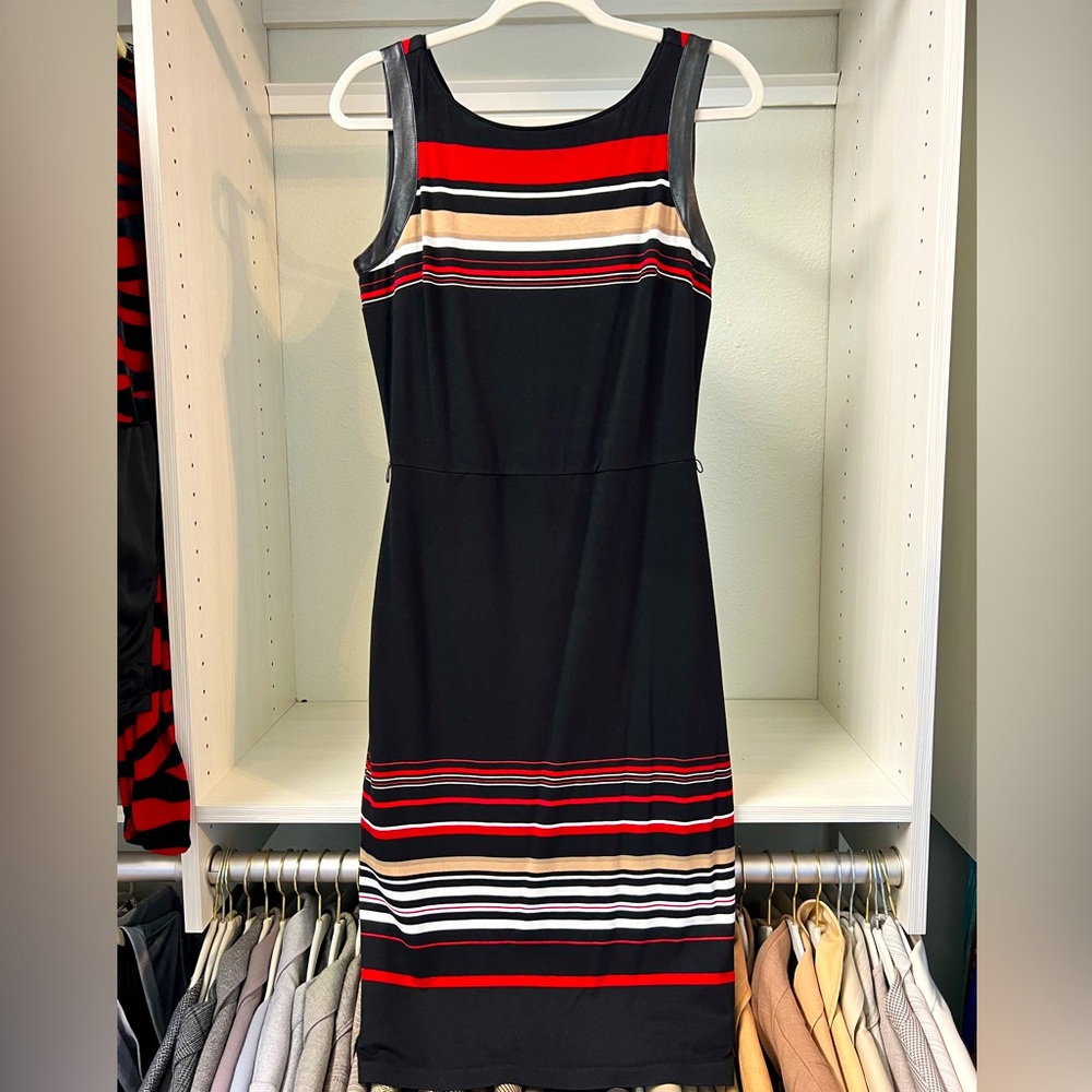 Very chic! White House Black Market dress in excellent condition